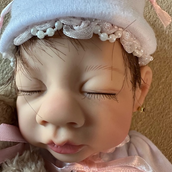 Vintage Paradise Galleries STAMPED porcelain real life- like newborn baby doll - Picture 3 of 10